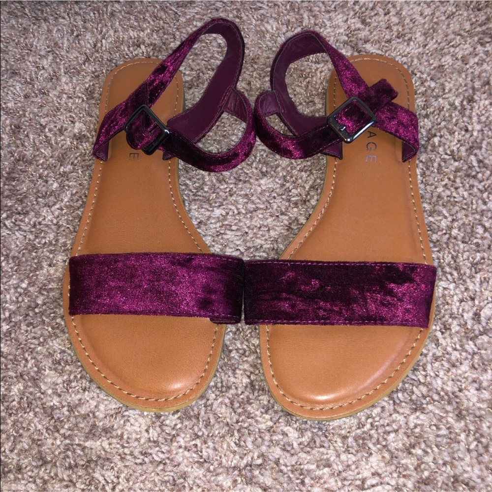 CUTE SANDALS